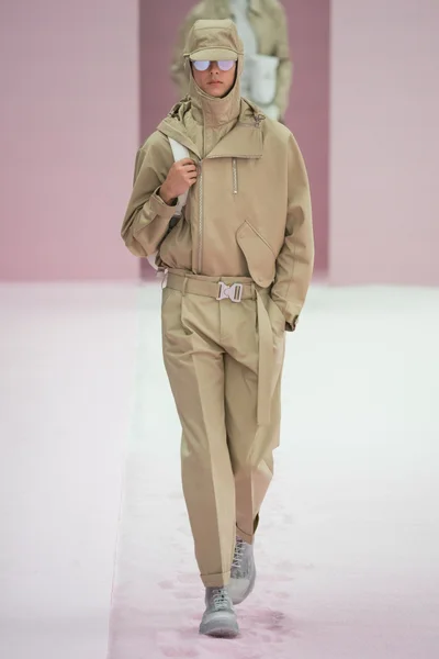 Look 27